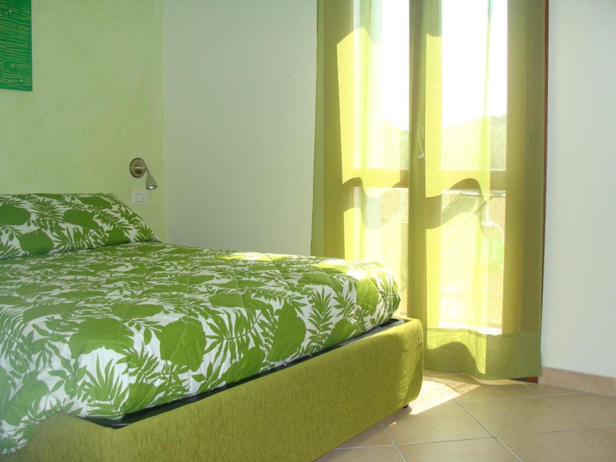 Le Residenze Del Mare Villa Porto San Paolo  Bagian luar foto